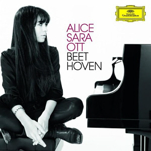 Alice Sara Ott / Alice Sara Ott plays Beethoven 